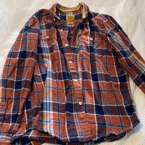 Men’s plaid button up